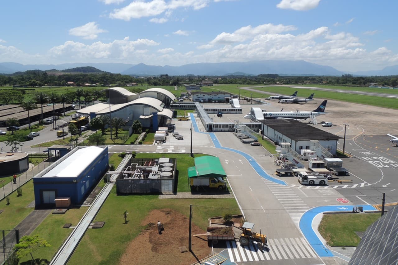 Ação com apoio de voluntários do Aeroporto de Joinville transforma escola e impacta 220 alunos