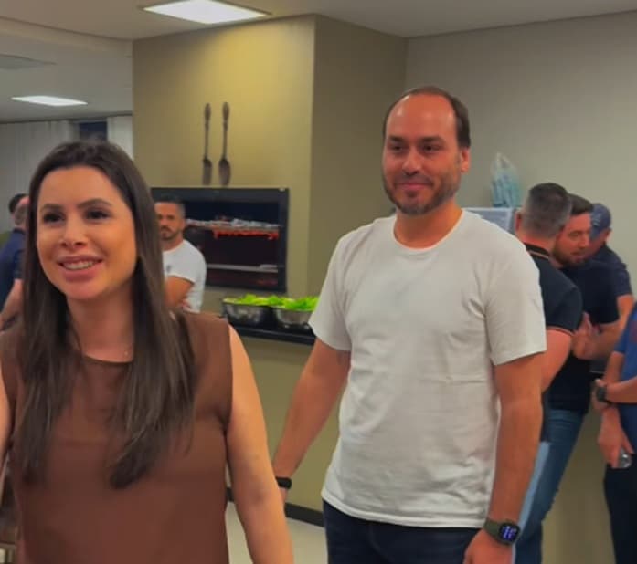 Carlos Bolsonaro cumpre agenda em Concórdia com lideranças regionais - Aliança News