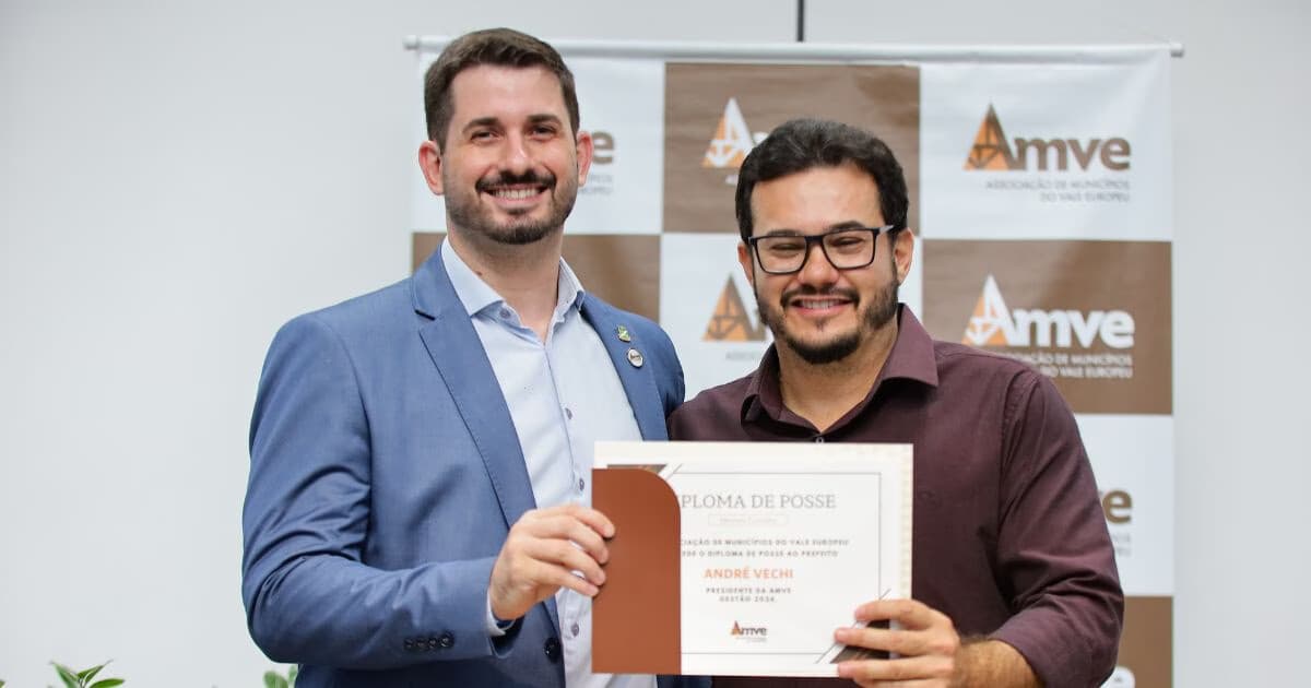 "Foco em mobilidade urbana, defesa civil e cidades inteligentes": prefeito de Brusque toma posse de presidência da Amve - O Município