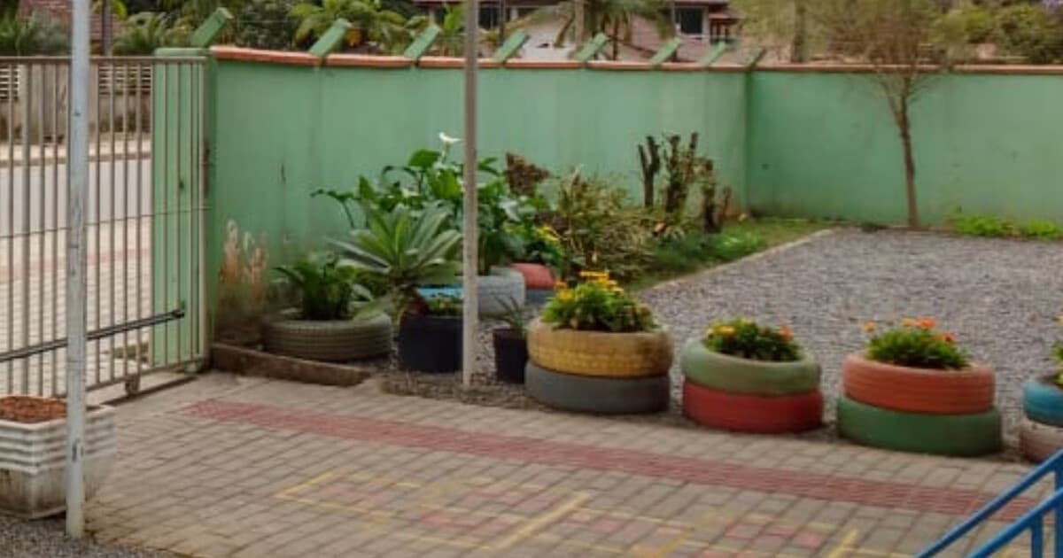 Diretor e coordenadora de escola de Brusque são afastados após denúncias sobre a rotina e gestão da unidade - O Município