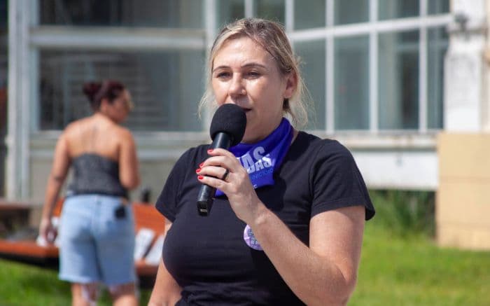 Cleo Comunello Propõe Porto Público e Saúde Mental para Professores em Itajaí