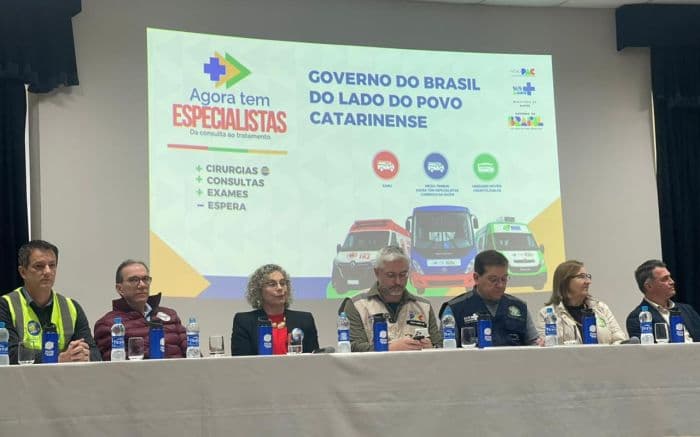 Ministério da Saúde entrega veículos do SUS e autoriza construção de maternidade em Itajaí