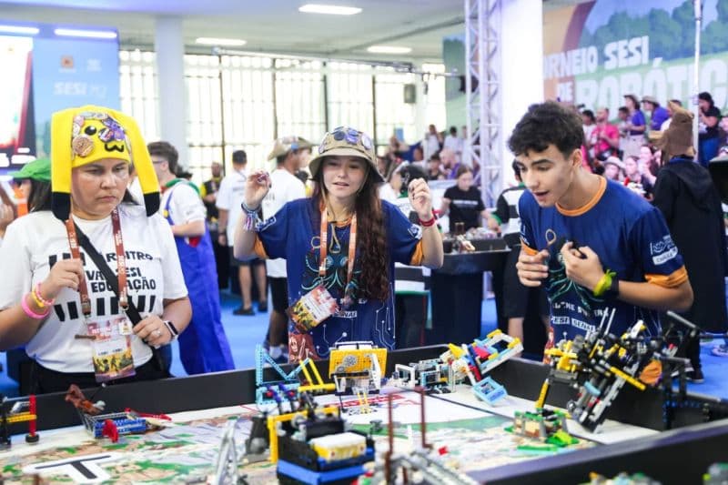 Da sala de aula para o mundo: alunos do SESI de Itajaí colecionam conquistas