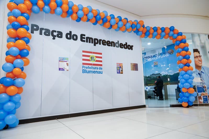 Praça do Empreendedor completa 11 anos e ajuda Blumenau a alcançar quase 80 mil empresas