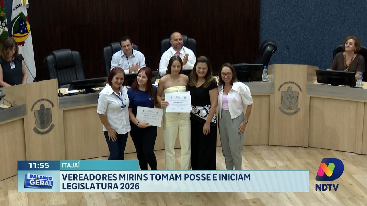 Vereadores mirins tomam posse e iniciam legislatura em Itajaí