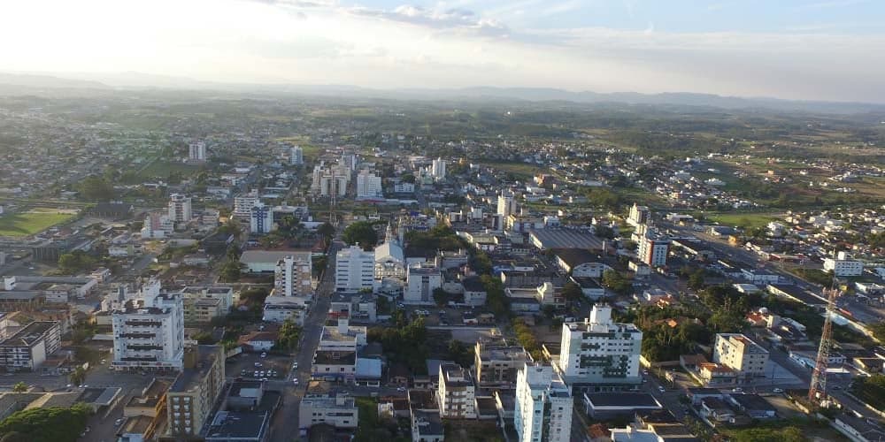 Prefeitura de Içara abre concurso temporário para Educação com salários de até R$ 7,8 mil