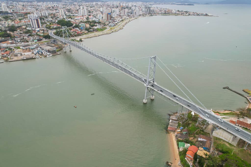 FAHECE Florianópolis SC abre processo seletivo com 1 vaga para assistente de compras
