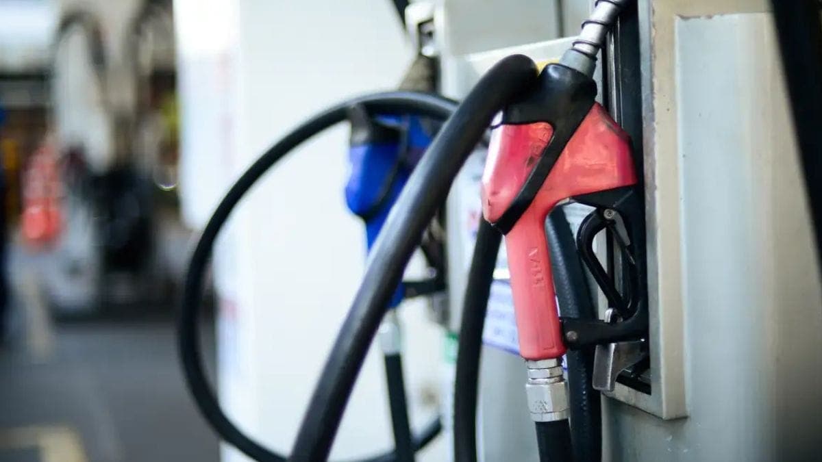 Guerra no Irã faz prefeituras pouparem diesel e eleva preços em SC; entidades negam racionamento