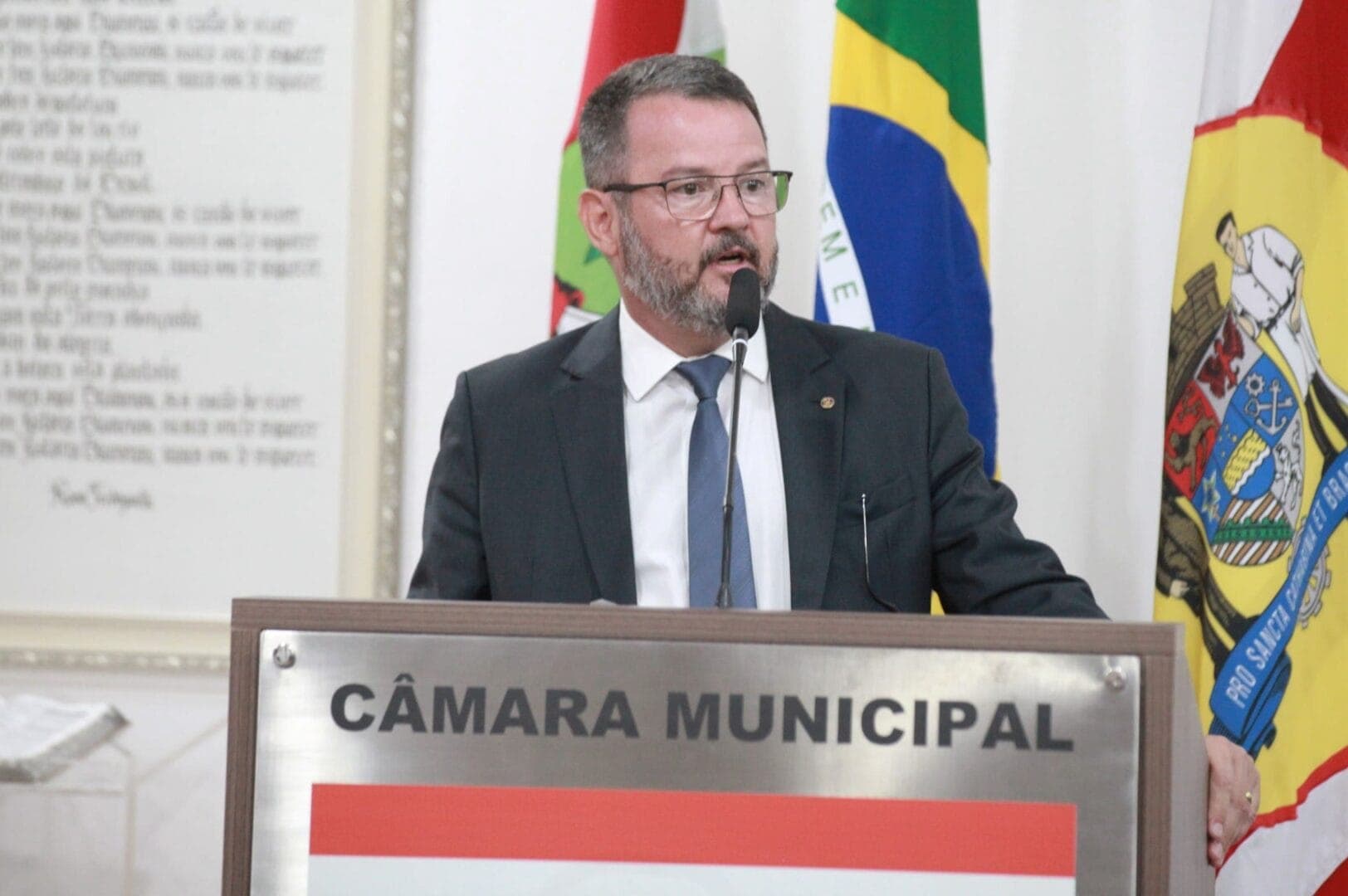 Novo vereador toma posse em Blumenau: "Surpreso com o que aconteceu"