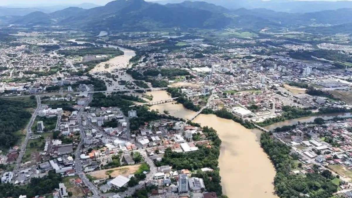 Crise financeira faz cidade de SC cortar comissionados e reduzir secretarias para economizar meio milhão de reais