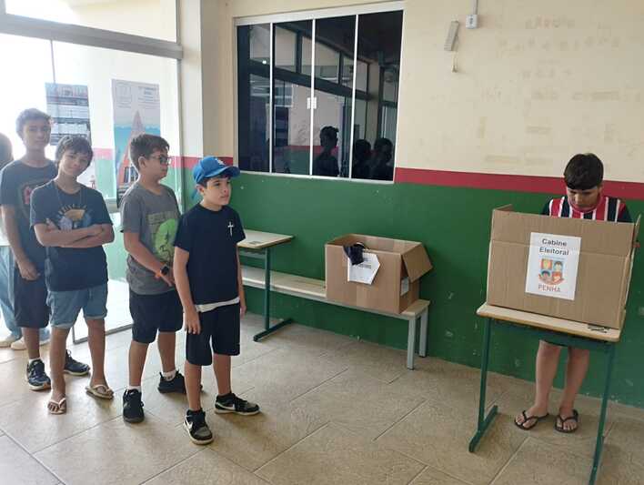 Estudantes de Penha elegem seus representantes para a Câmara Mirim