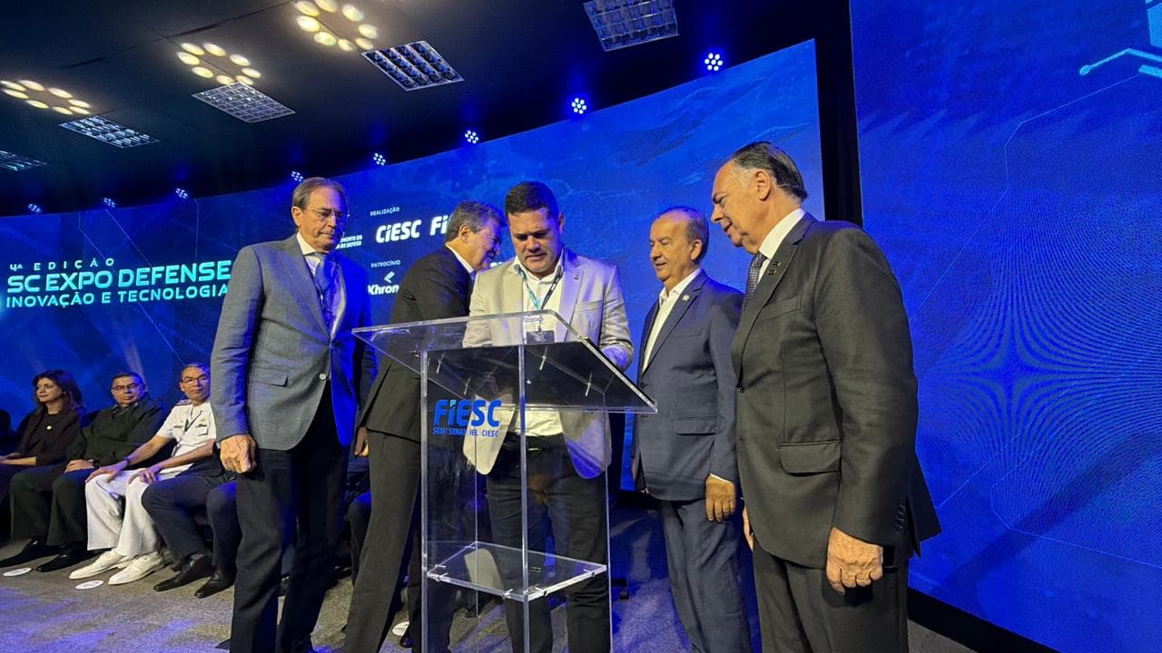 Itajaí assina protocolo para criação de Polo da Indústria da Defesa durante SC Expo Defense