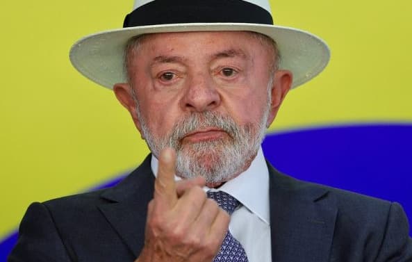 Lula visita Itajaí (SC) depois do governo recuar da proibição da pesca da tainha