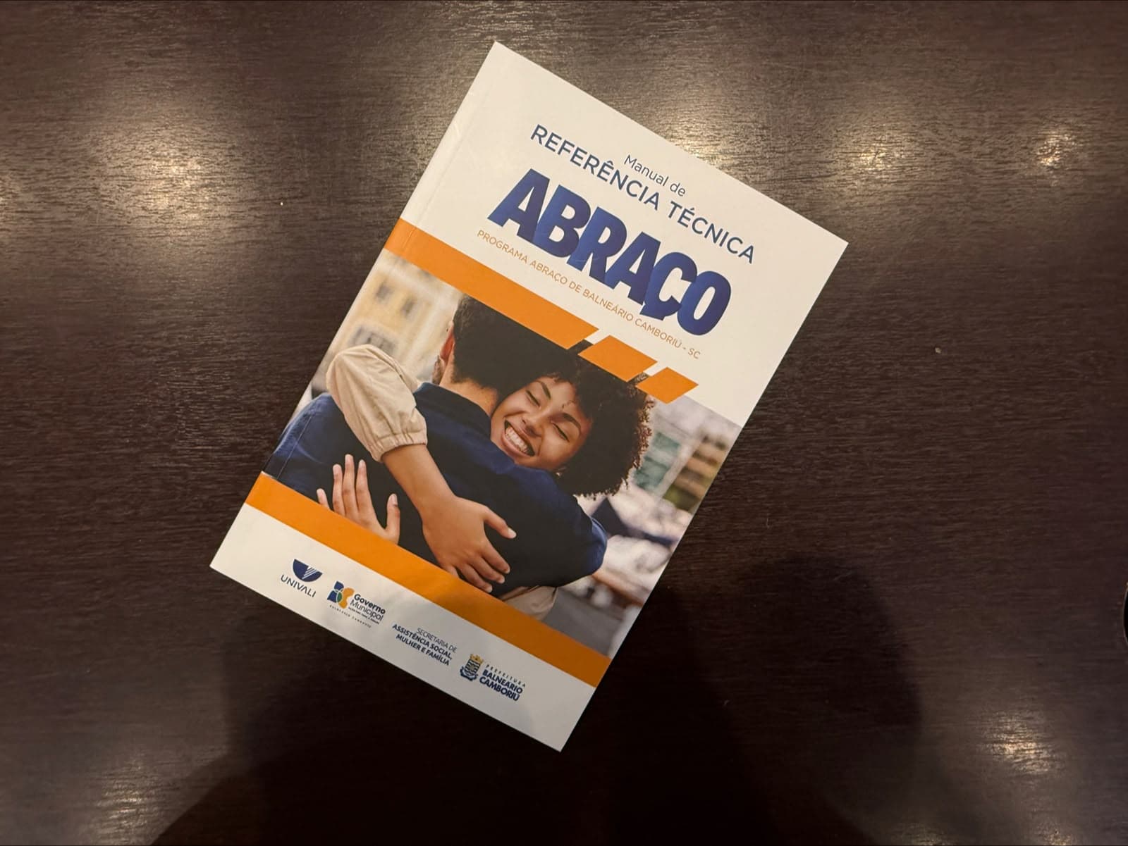 Programa Abraço lança Manual de Referência Técnica e amplia atendimento em saúde mental em Balneário Camboriú