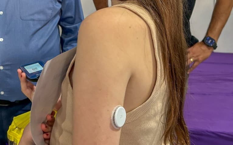 Balneário Camboriú amplia distribuição gratuita de sensores de glicose para todos os pacientes com diabetes tipo 1