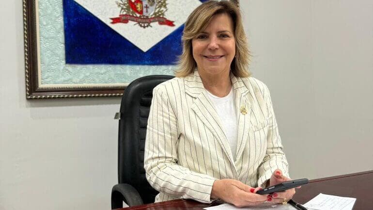 Prefeita de Joinville é homenageada do Encontro LIDE