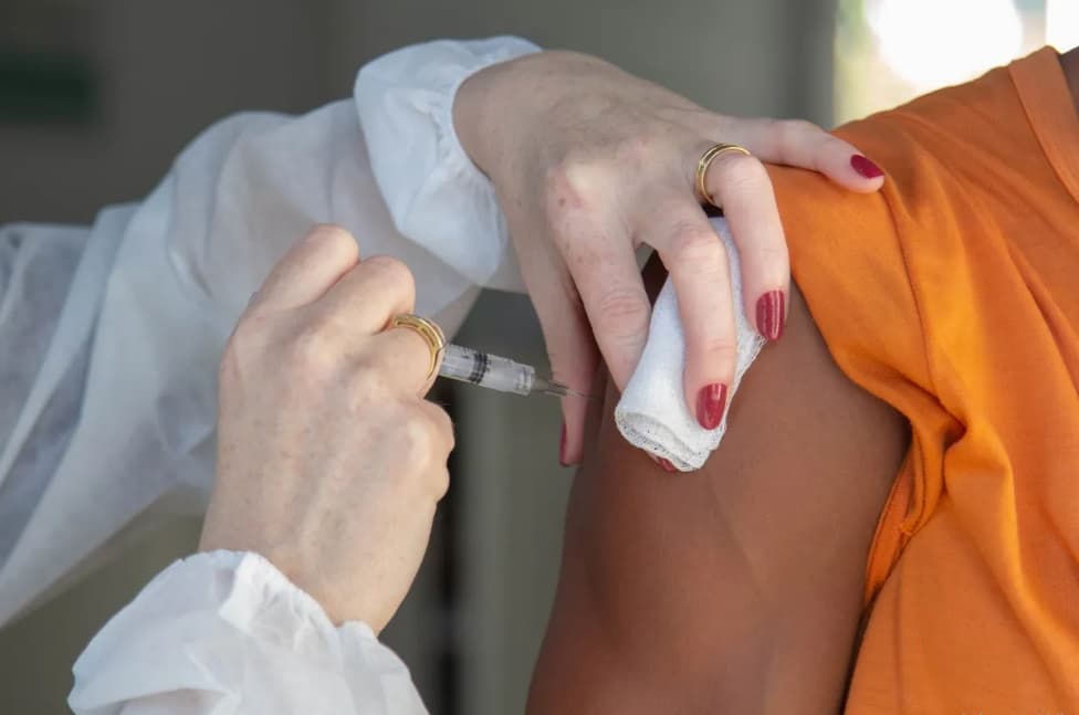 SC inicia distribuição de dois milhões de doses da vacina contra a influenza