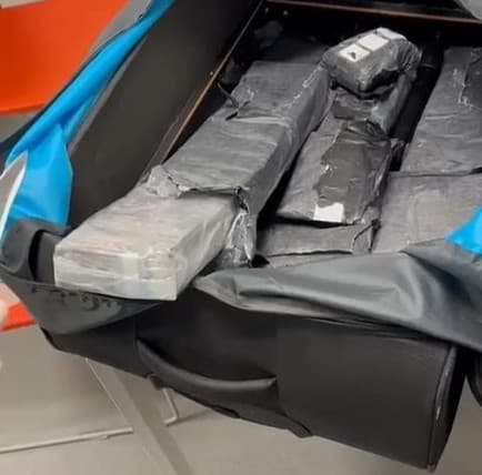 PF prende passageira com 10kg de haxixe em Aeroporto de Florianópolis