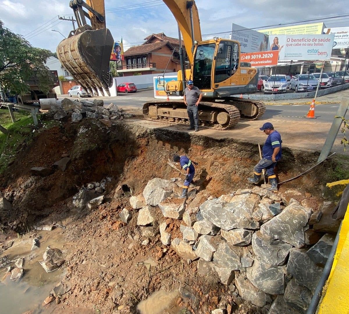 Lages: Obras de Enrocamento Buscam Frear Erosão e Proteger Avenida Histórica