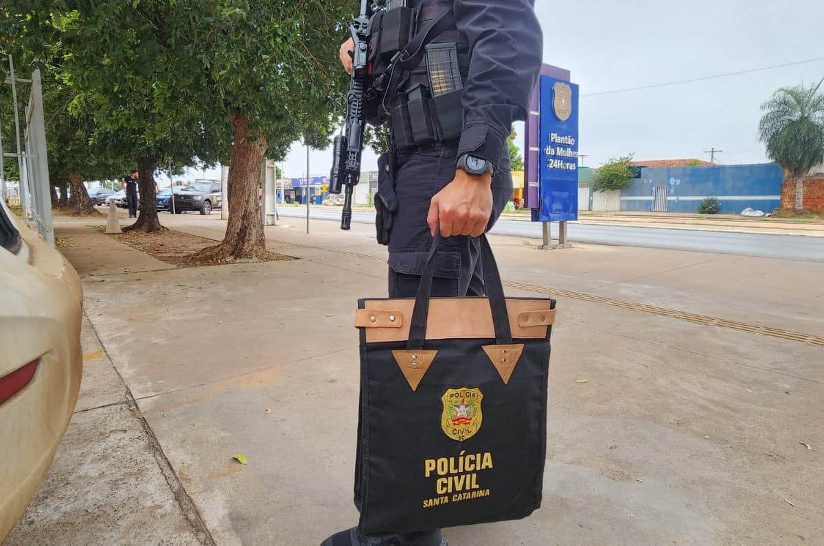 Golpistas que tiraram R$ 100 mil de empresário em SC são alvos de mandados de busca e apreensão
