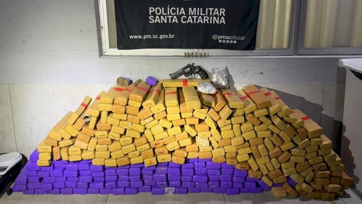 Policia Militar de Santa Catarina apreende mais de uma tonelada de maconha em três dias