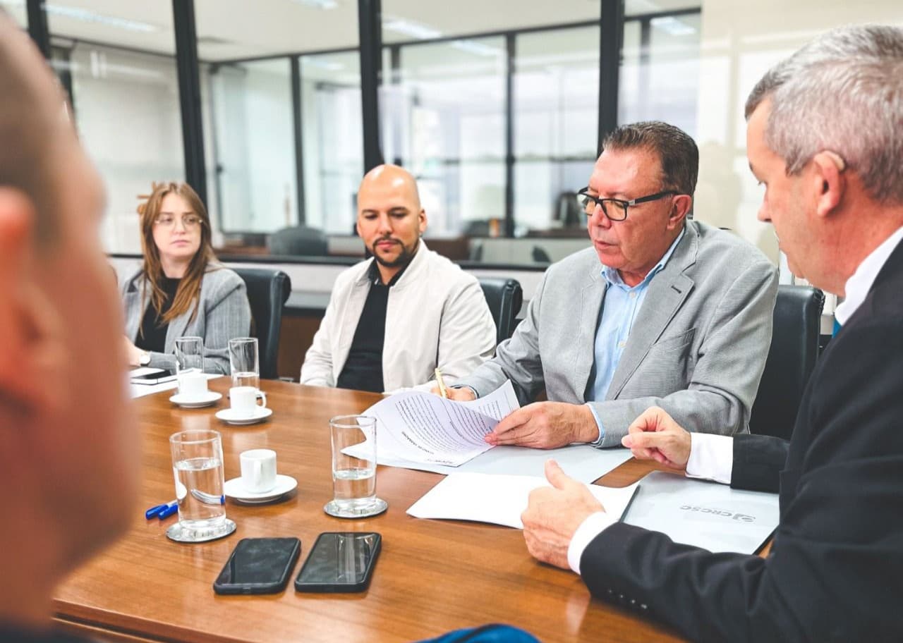 São José e CRC/SC firmam convênio para agilizar cadastro de empresas com tecnologia