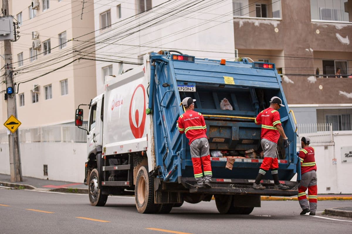Coleta de lixo tem novo itinerário em Biguaçu; confira as rotas