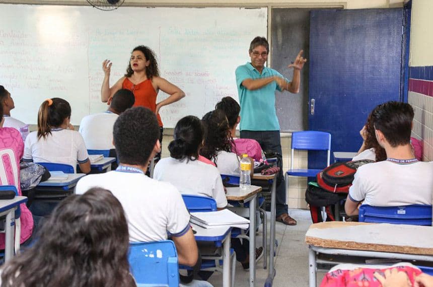 Balneário Camboriú: Ampliação do Ensino de Libras é Proposta para Escolas Municipais