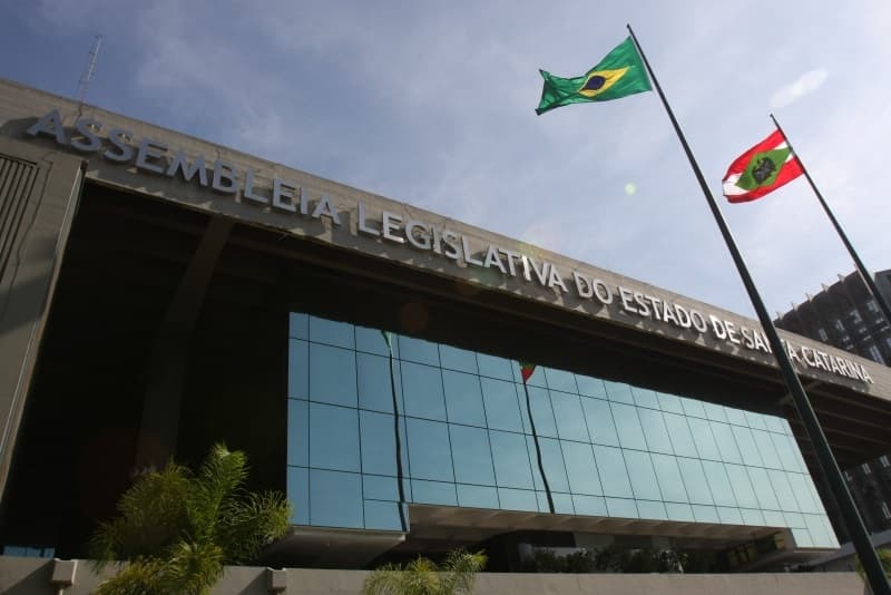 Alesc realizará sessões itinerantes em 2026: veja a data de Araranguá - Rádio Araranguá FM 95.5