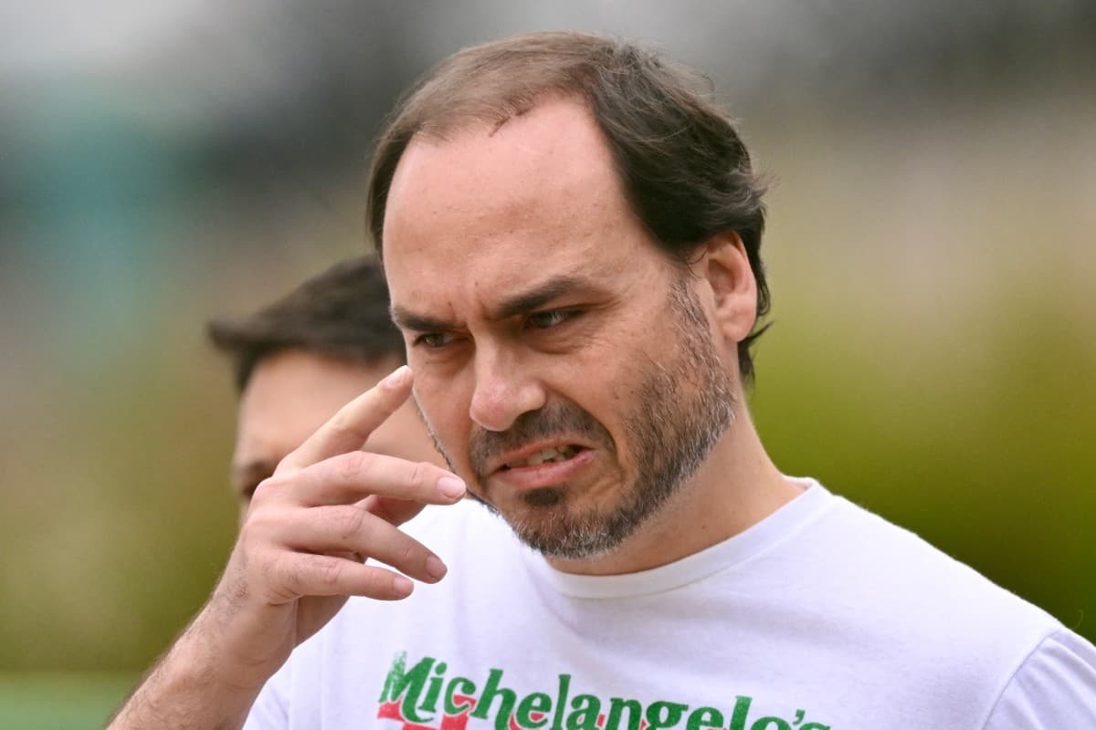Carlos Bolsonaro não se elegeria senador em SC se eleição fosse hoje, revela pesquisa Atlas