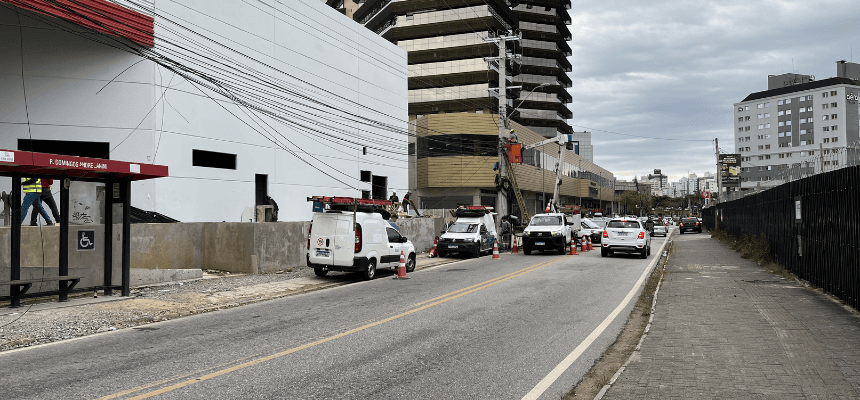 Interdição na Rua Domingo André Zanini nesta quarta-feira (20) para obras da nova unidade do Komprão