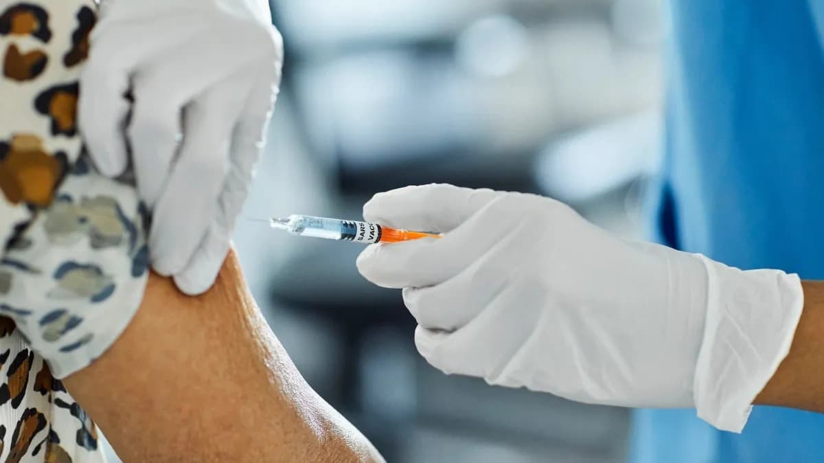 São José mantém vacinação contra dengue para crianças e adolescentes sem interrupções