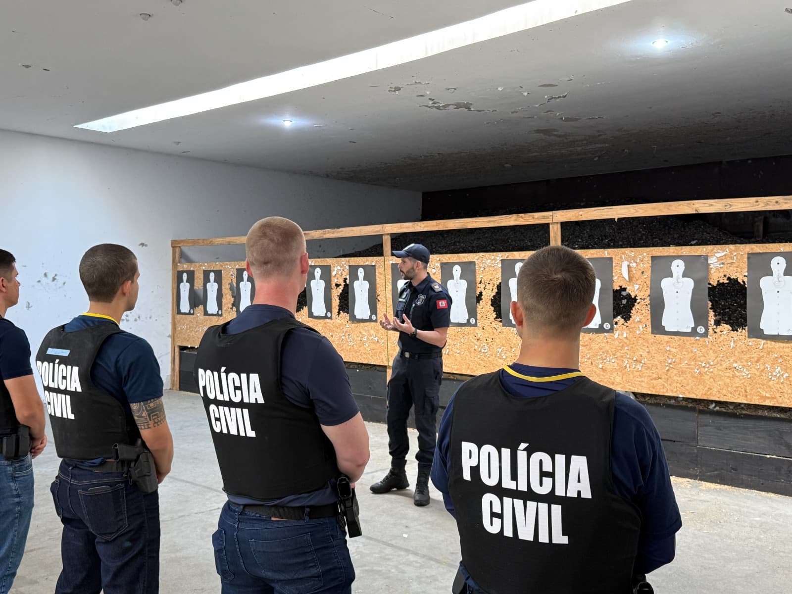 Curso de formação dos futuros guardas municipais de São José completa um mês de capacitação