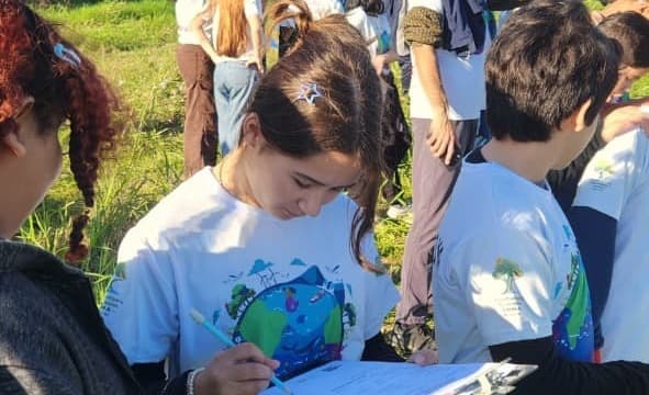 Estudantes de São José Investigam Rios Locais e Promovem Consciência Ambiental