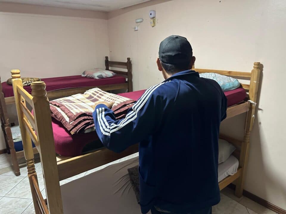 Abrigo noturno: Prefeitura de São José abre vagas extras na Casa Rosa nesta terça-feira (11)