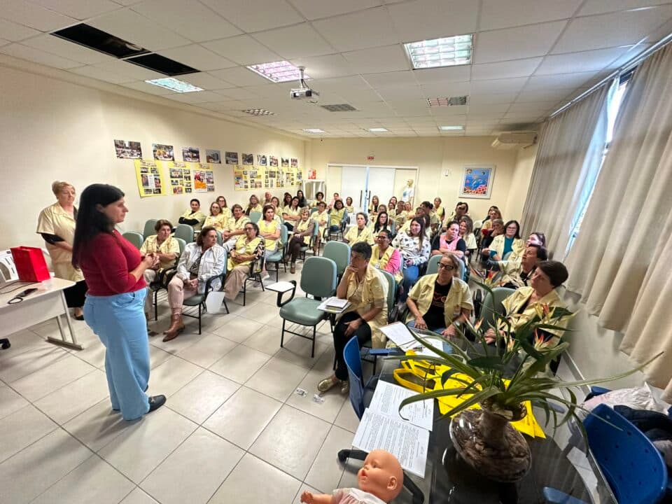 Fundesj inicia capacitação de voluntários da Avos com foco no acolhimento humanizado