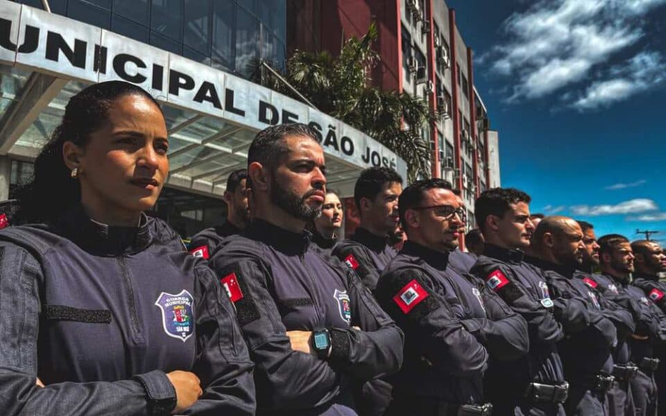 Da formação para as ruas: São José ganha 24 novos guardas municipais