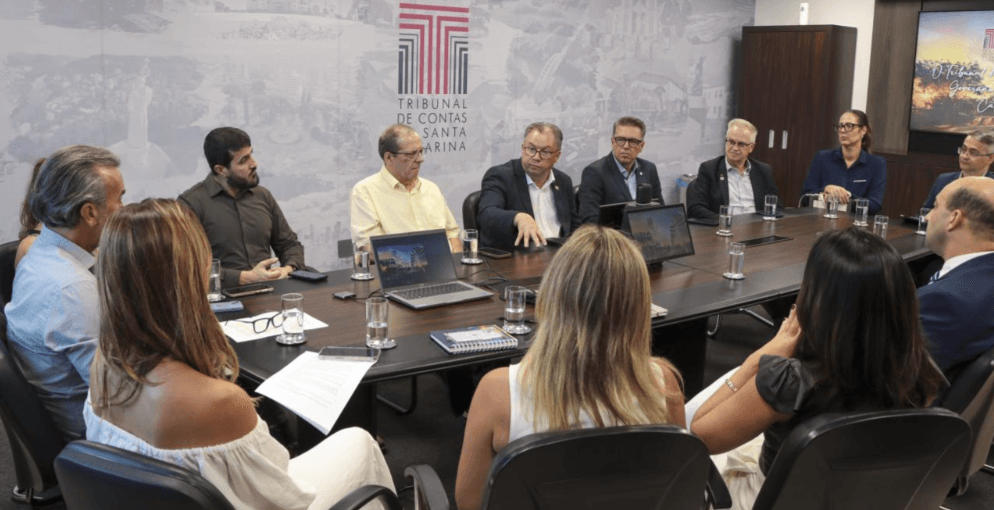 TCE/SC discute políticas de infraestrutura com entidades do setor em Florianópolis
