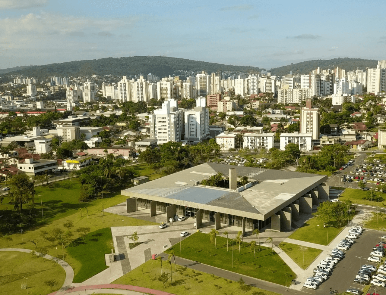 Criciúma amplia isenção de taxas para baixo risco