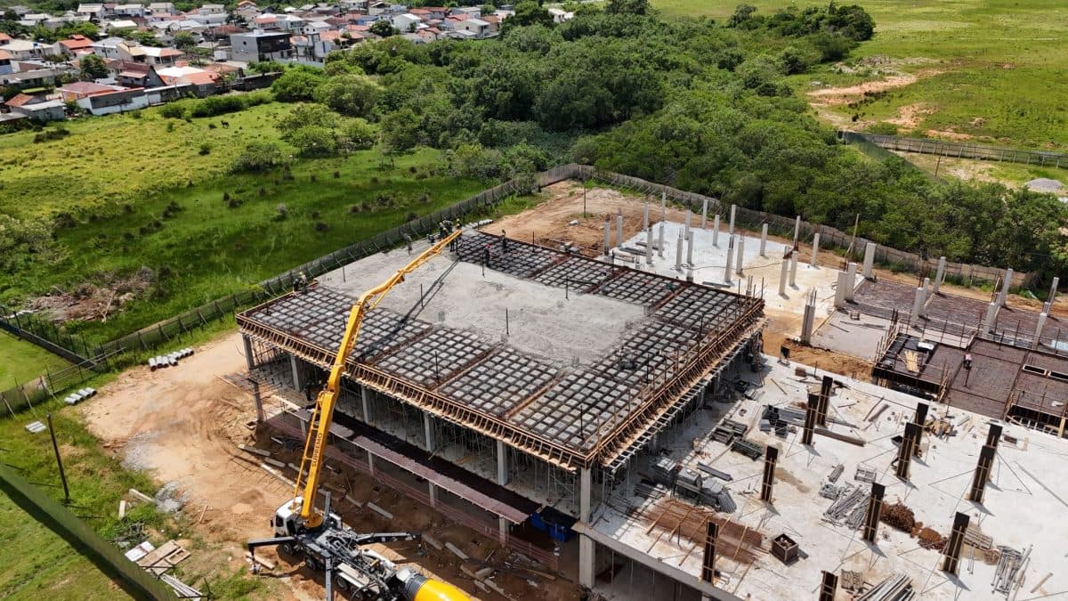 FOTOS: Obra do Hospital Regional de Palhoça avança e impressiona pelo tamanho