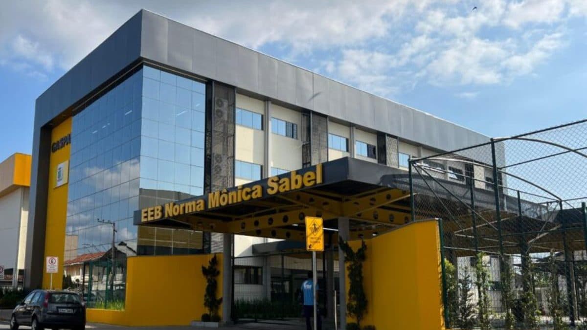 Após surto de diarreia, escola de SC passa por descontaminação e define retorno das aulas