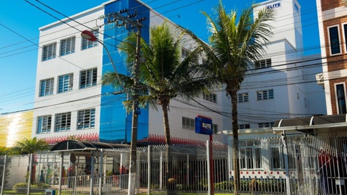 Maior rede de educação básica do Brasil compra escola tradicional de SC e abre mais uma unidade