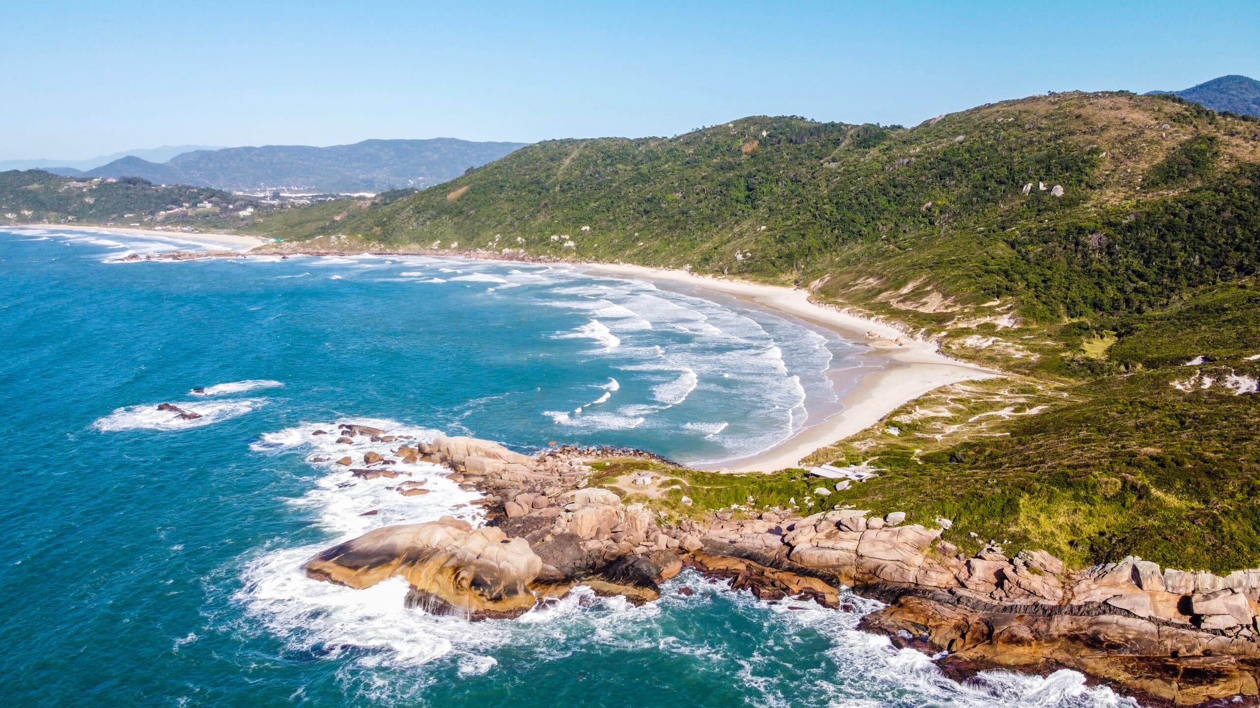 Coluna do Gadotti: situação de reduto naturista de Florianópolis exige regulamentação urgente