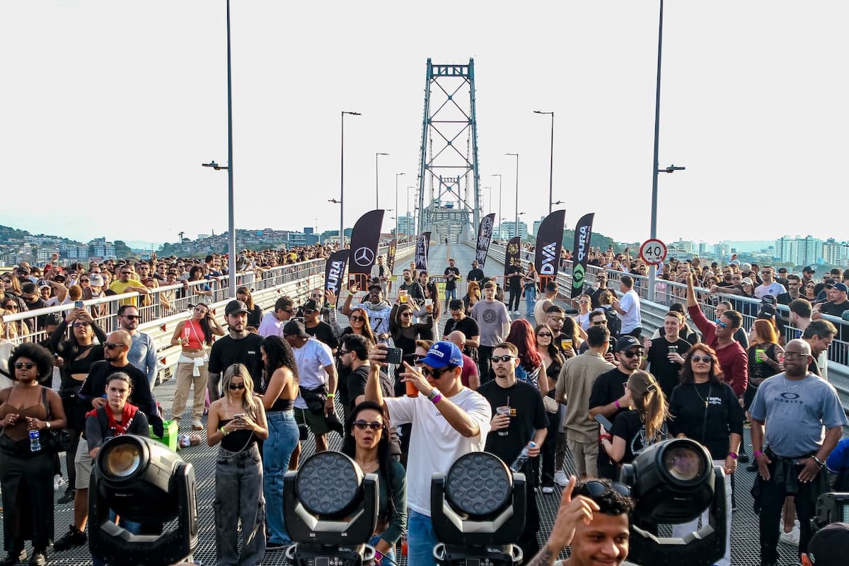 Evento na Ponte Hercílio Luz gera caos no trânsito e alerta de segurança em Florianópolis