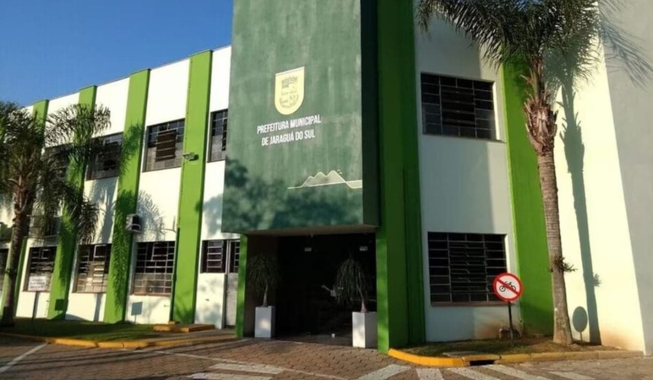 Hackers miram 'cidade dos bilionários' em Santa Catarina e desviam R$ 12 milhões - Folha Vitória
