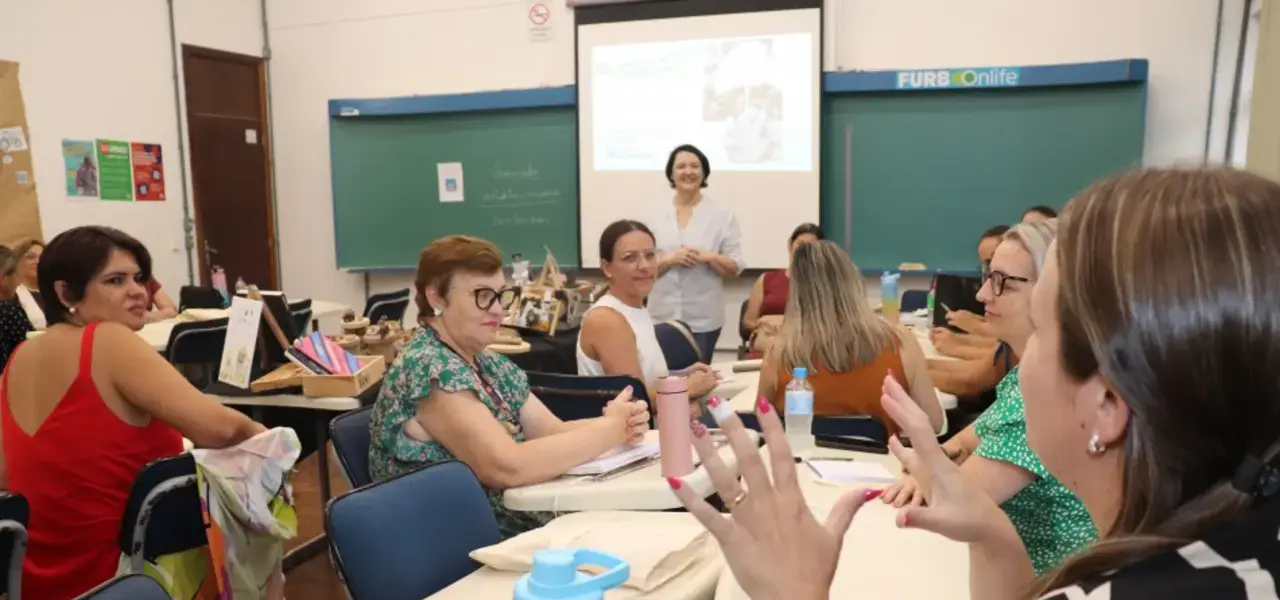 Blumenau inicia capacitação de professores para 6 mil profissionais - Visor Notícias