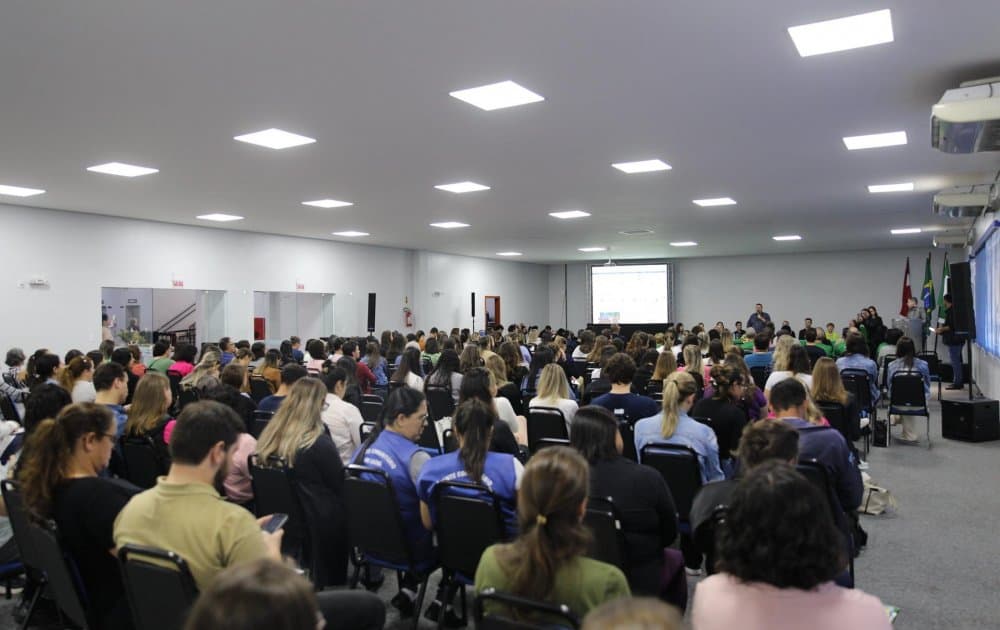 Saúde mental no trabalho: Chapecó sedia evento para debater riscos e prevenção - Prefeitura de Chapecó