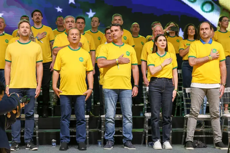 Jorginho Mello inicia campanha em Florianópolis e inaugura comitê em Joinville