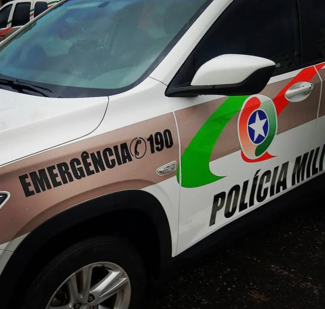 Homem é preso no Centro de Brusque após denúncia de maus-tratos - Rádio Diplomata FM