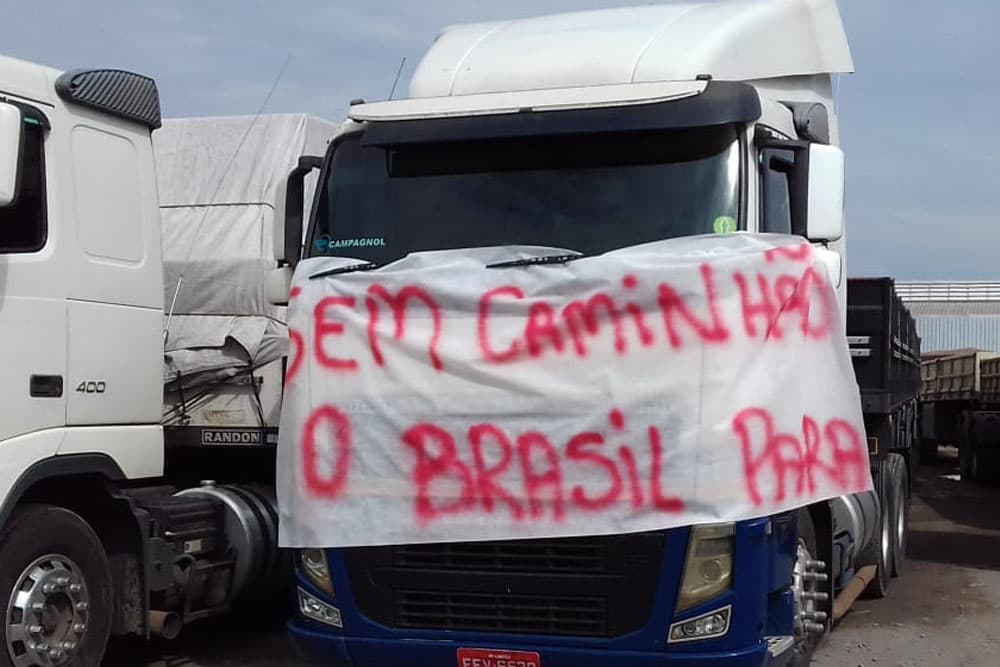 Caminhoneiros anunciam paralisação em Itajaí e região nesta quinta - Michel Teixeira Notícias